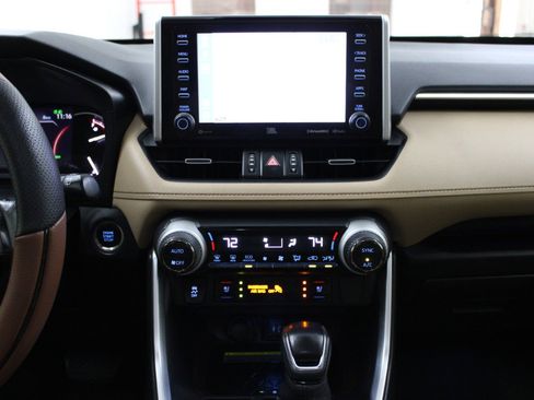 Used 2019 Toyota RAV4 Limited w/ Advanced Technology Package FWD image 24