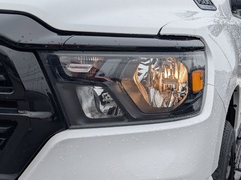 Used 2022 RAM 1500 Big Horn w/ Night Edition AWD/4WD image 9