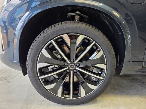 New 2026 Volvo XC90 T8 Plus w/ Protection Package Premier AWD/4WD image 22