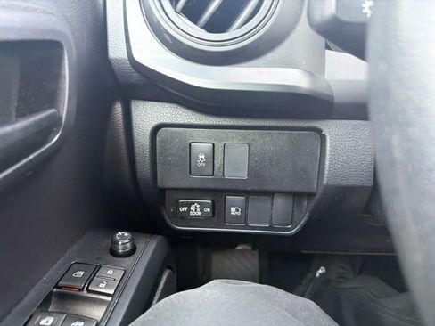 Used 2022 Toyota Tacoma SR AWD/4WD image 15