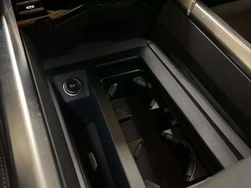 Used 2024 Audi Q8 e-tron Premium Plus w/ Premium Plus Package image 61