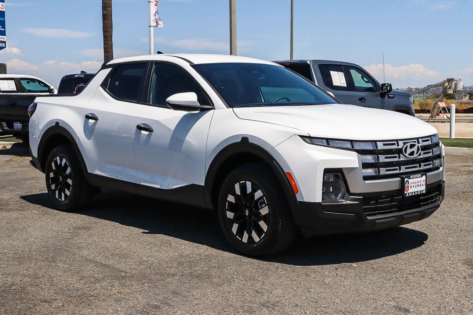 New 2027 Hyundai Santa Cruz SE FWD image 3