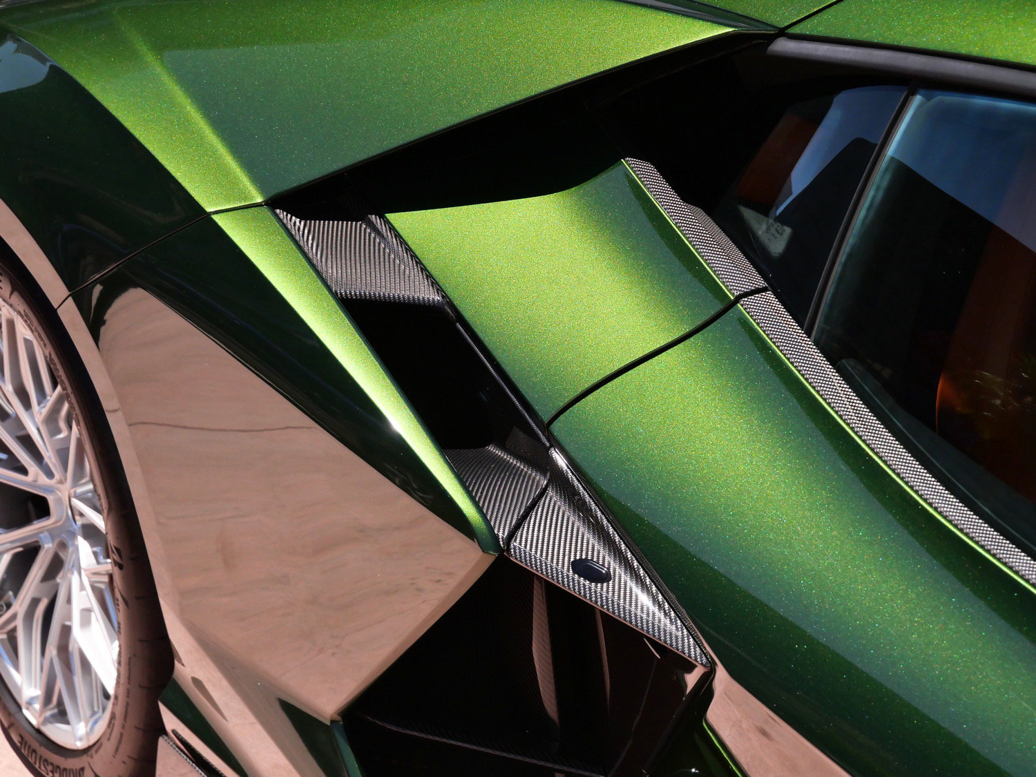 Used 2025 Lamborghini Revuelto AWD/4WD image 22
