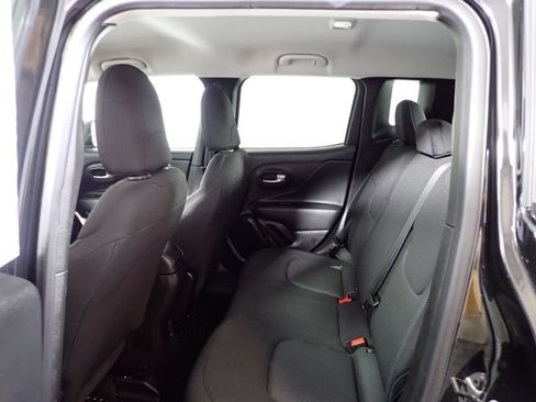 Used 2023 Jeep Renegade Latitude AWD/4WD image 32
