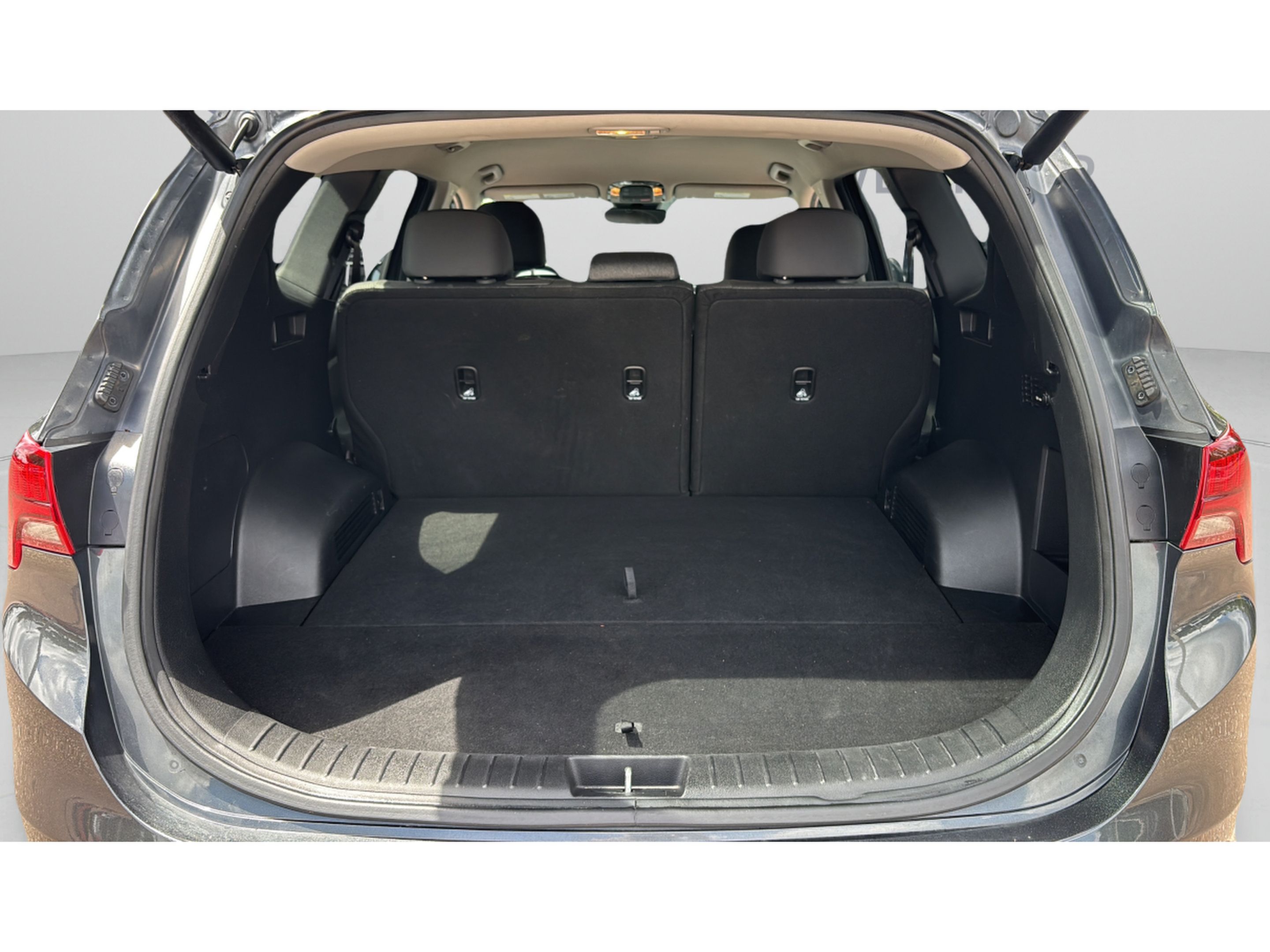 Used 2023 Hyundai Santa Fe SEL FWD image 16