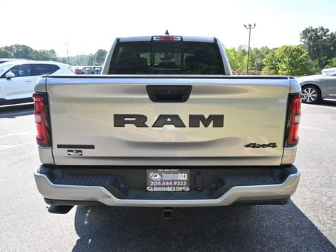 Used 2025 RAM 1500 Big Horn AWD/4WD image 9