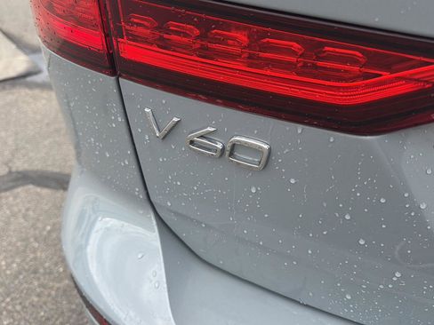 Used 2025 Volvo V60 B5 Cross Country Plus AWD/4WD image 4