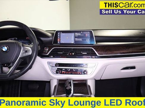 Used 2021 BMW 750i xDrive w/ Executive Package AWD/4WD image 25