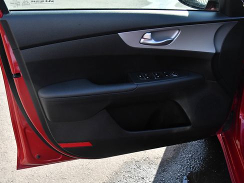 Used 2023 Kia Forte LXS w/ LXS Technology Package image 14