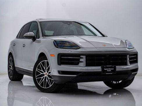 Certified 2025 Porsche Cayenne AWD/4WD image 8