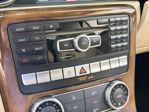 Used 2014 Mercedes-Benz SLK 250 image 37