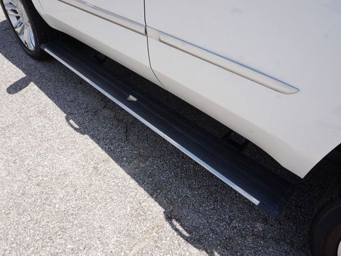 Used 2019 Cadillac Escalade Platinum image 11