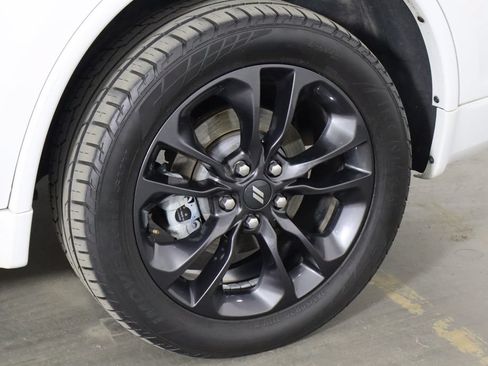 Used 2022 Dodge Durango SXT w/ Blacktop Package AWD/4WD image 39