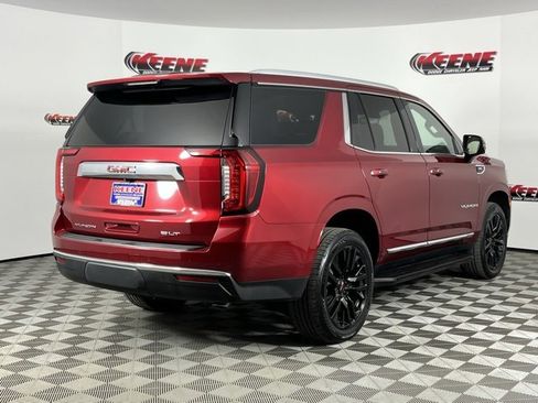 Used 2022 GMC Yukon SLT w/ SLT Luxury Package image 3