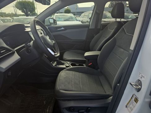Used 2023 Volkswagen Taos SE AWD/4WD image 10