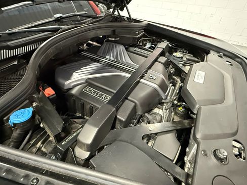 Used 2022 Rolls-Royce Cullinan Black Badge w/ Dark Exterior Package image 88