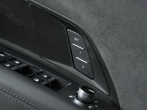 Used 2022 Audi e-tron GT Prestige image 35