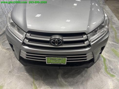 Used 2019 Toyota Highlander LE image 18