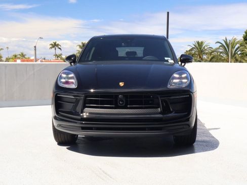 New 2026 Porsche Macan AWD/4WD image 6
