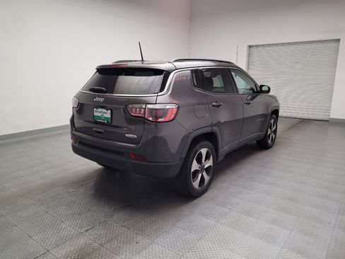 Used 2017 Jeep Compass Latitude w/ Safe & Security Group AWD/4WD image 9