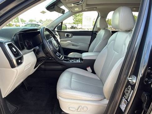 Used 2021 Kia Sorento EX w/ Panoramic Sunroof Package image 33