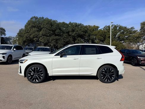 New 2026 Volvo XC60 B5 Ultra w/ Climate Package image 3