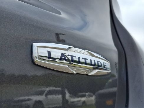 Certified 2023 Jeep Compass Latitude AWD/4WD image 30
