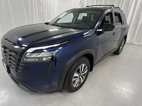 New 2026 Nissan Pathfinder SL image 7