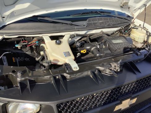 Used 2016 Chevrolet Express 3500 Extended image 20