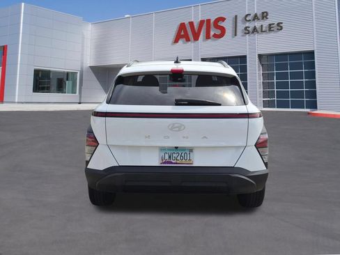Used 2025 Hyundai Kona SEL FWD image 7