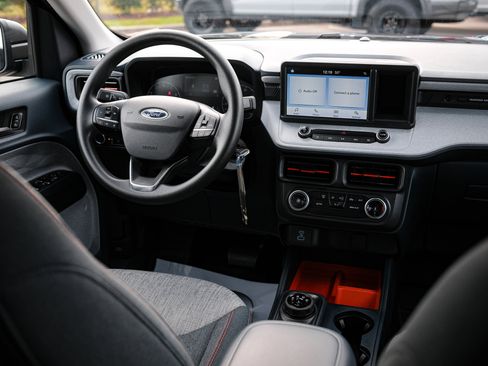 Used 2023 Ford Maverick XLT image 27