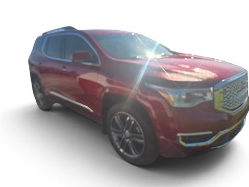 Used 2019 GMC Acadia Denali w/ Technology Package FWD image 2