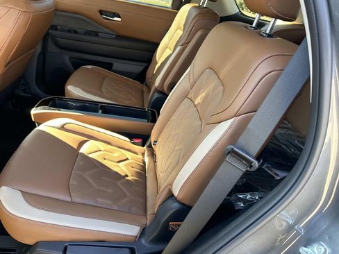 New 2026 Nissan Pathfinder Platinum AWD/4WD image 21