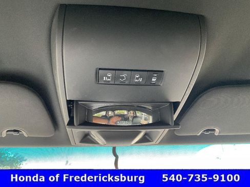 Used 2017 Dodge Grand Caravan SXT FWD image 41