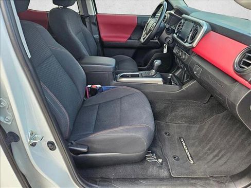 Used 2022 Toyota Tacoma SR5 RWD image 19