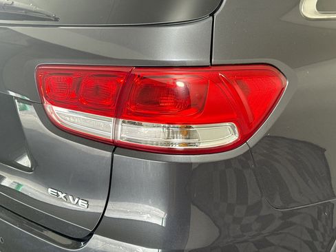 Used 2016 Kia Sorento EX image 31
