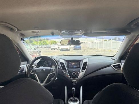 Used 2015 Hyundai Veloster FWD image 13