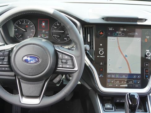 Used 2025 Subaru Outback Touring XT AWD/4WD image 31