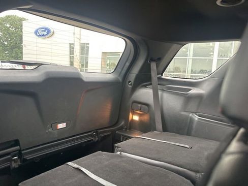Used 2019 Ford Explorer XLT w/ Equipment Group 202A FWD image 13