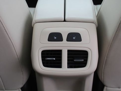 Used 2022 Buick Envision Avenir w/ Technology Package II FWD image 19
