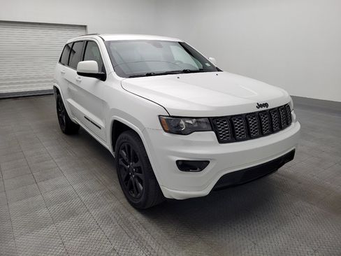 Used 2019 Jeep Grand Cherokee Altitude image 13