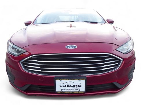 Used 2019 Ford Fusion SE image 4