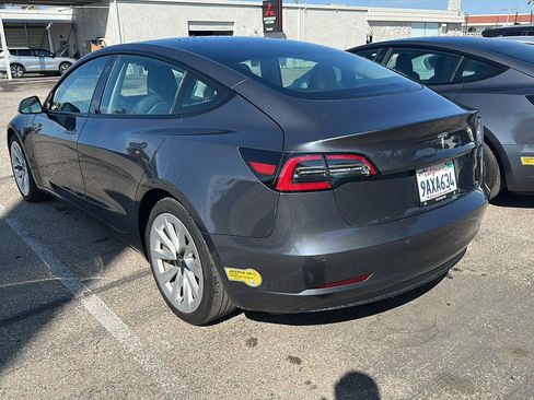 Used 2022 Tesla Model 3 RWD image 3
