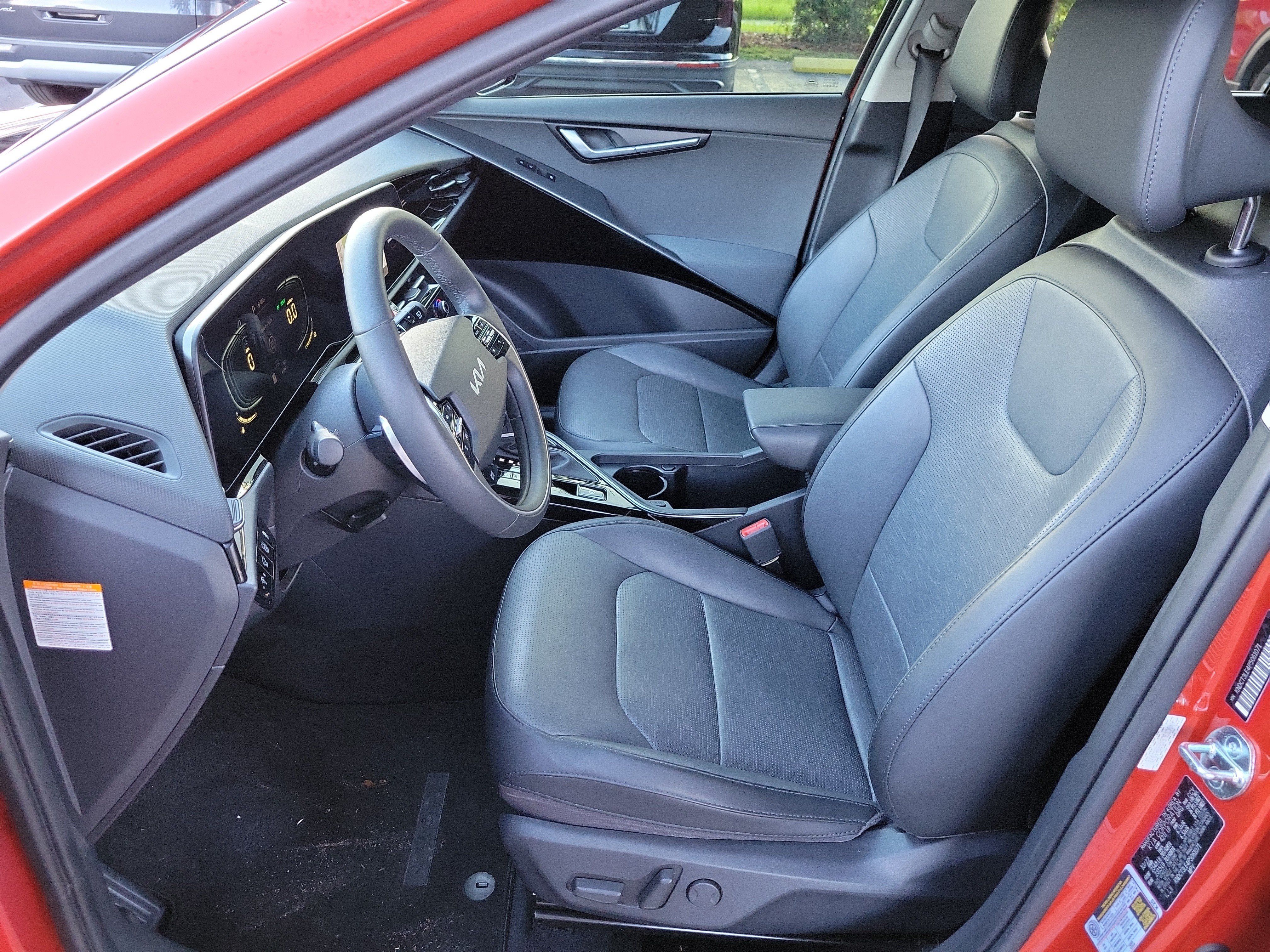 Certified 2023 Kia Niro FWD image 22