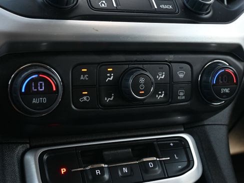 Used 2023 GMC Acadia SLT image 26