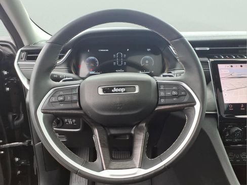 Used 2023 Jeep Grand Cherokee L Limited AWD/4WD image 29