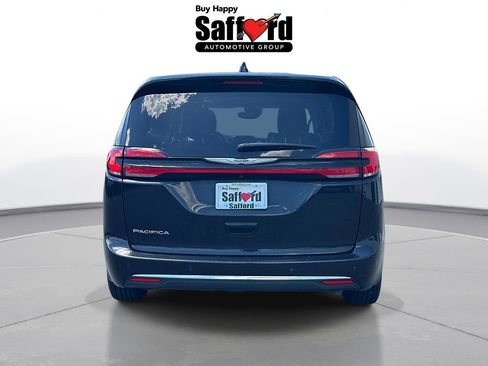 Used 2024 Chrysler Pacifica Touring-L FWD image 6