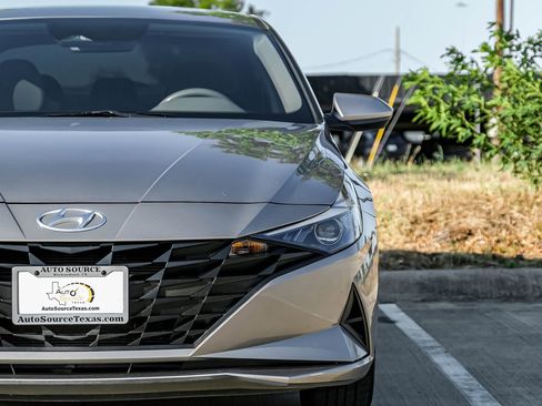 Used 2023 Hyundai Elantra SEL FWD image 39