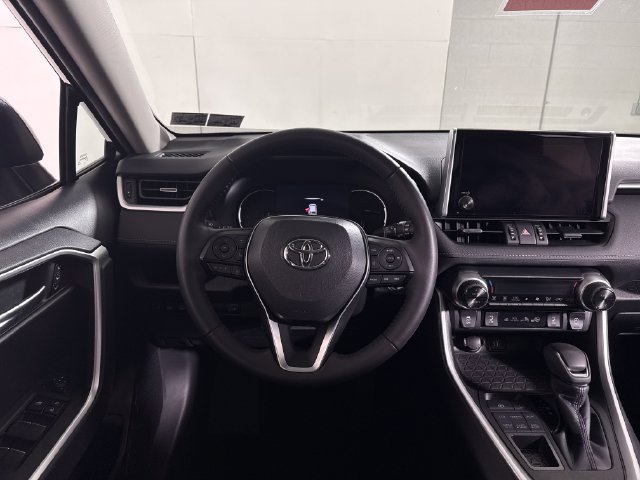 Used 2023 Toyota RAV4 XLE Premium AWD/4WD image 20