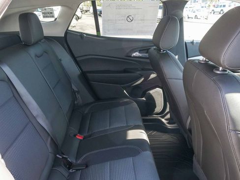 New 2026 Chevrolet Trax LT w/ LT Convenience Package FWD image 15